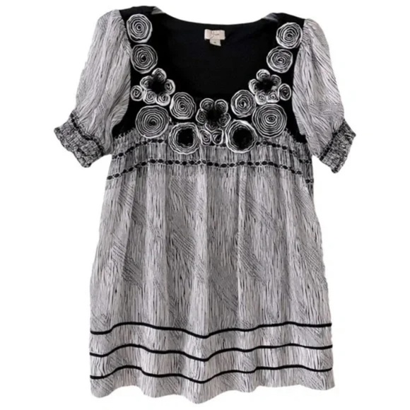 Yvos | Gray Black Baby Doll Layered Rosette Smocked Puff Sleeve Blouse, Medium - Picture 1 of 6
